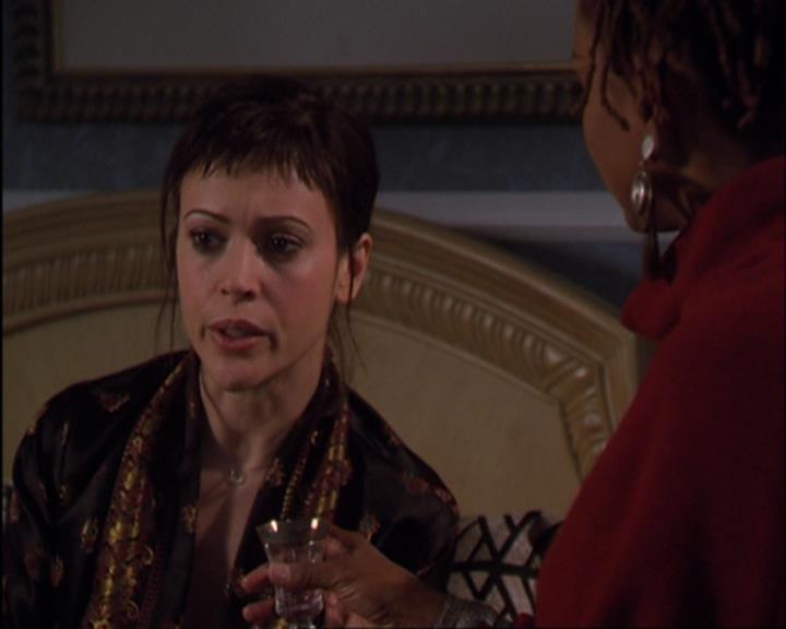 Charmed-Online-dot-420LongLiveTheQueen0142.jpg
