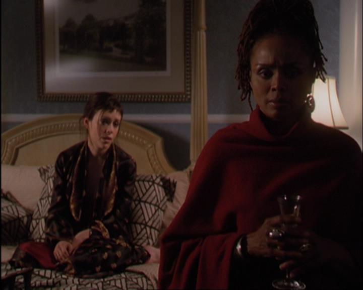 Charmed-Online-dot-420LongLiveTheQueen0152.jpg
