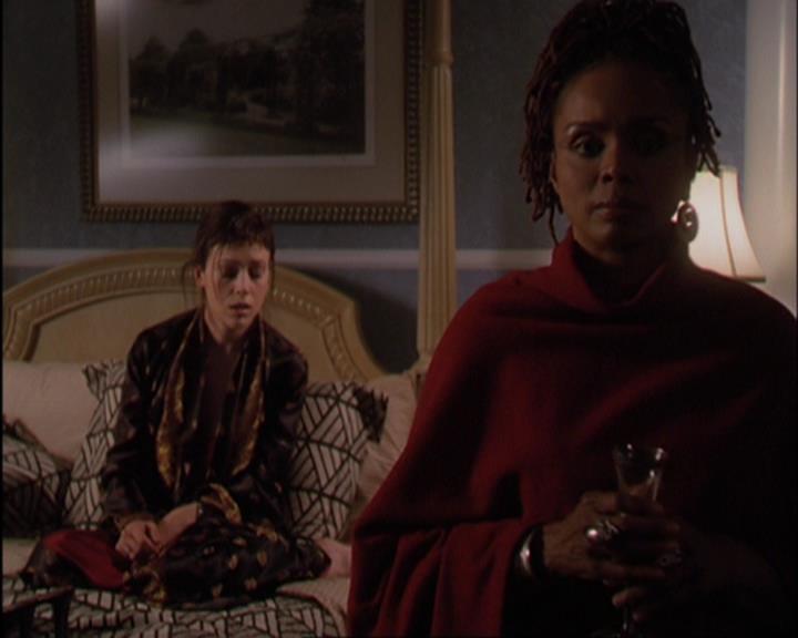 Charmed-Online-dot-420LongLiveTheQueen0156.jpg