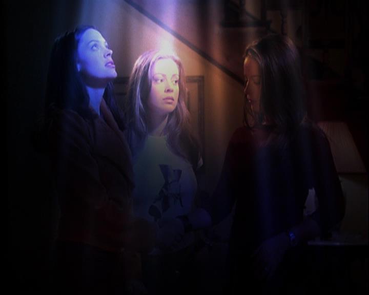Charmed-Online-dot-420LongLiveTheQueen0240.jpg