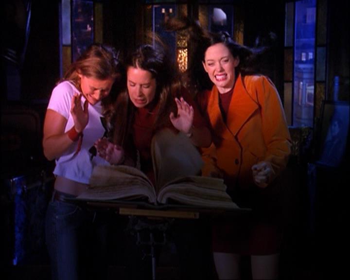 Charmed-Online-dot-420LongLiveTheQueen0242.jpg