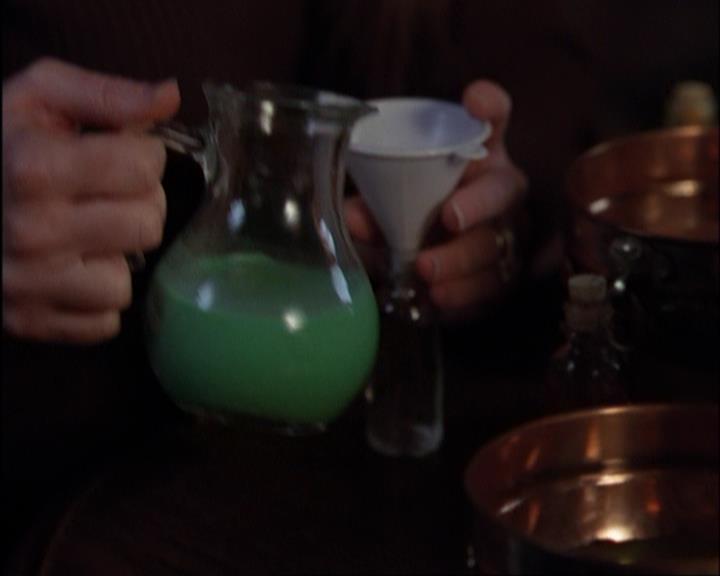 Charmed-Online-dot-420LongLiveTheQueen0261.jpg