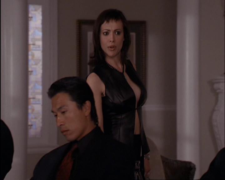 Charmed-Online-dot-420LongLiveTheQueen0369.jpg