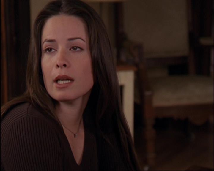 Charmed-Online-dot-420LongLiveTheQueen0508.jpg