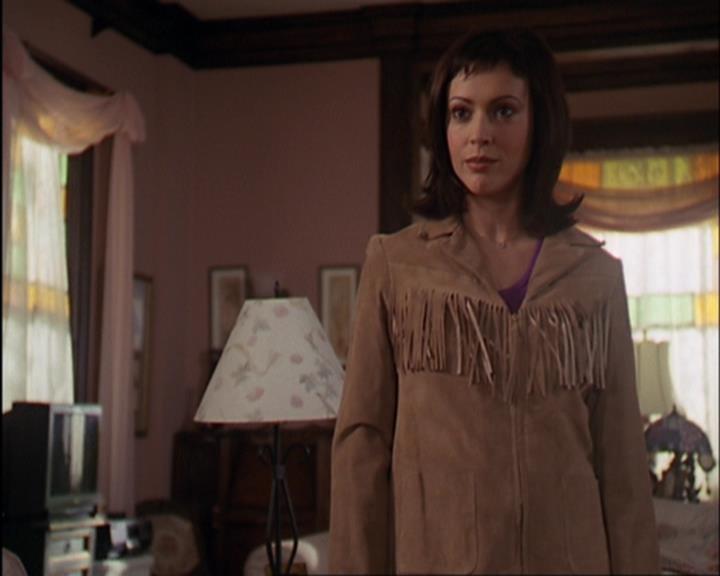 Charmed-Online-dot-420LongLiveTheQueen0524.jpg