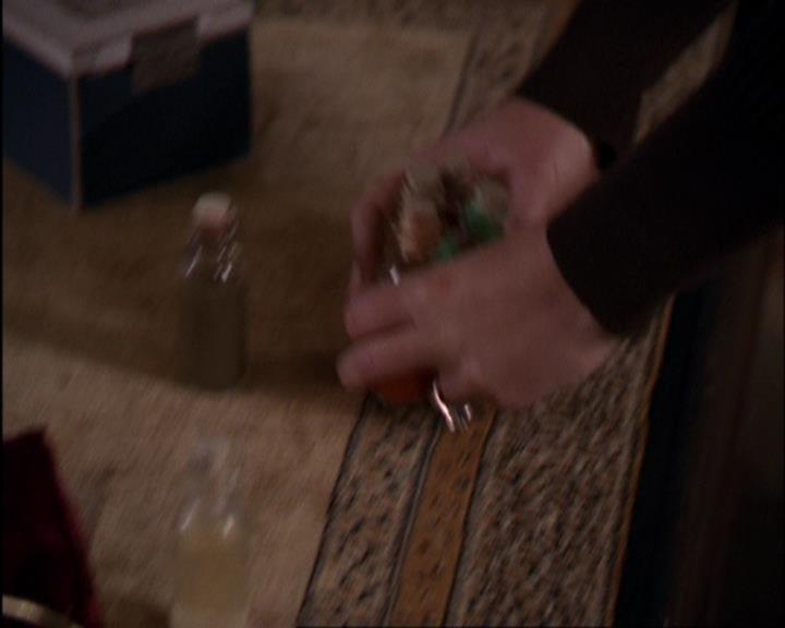 Charmed-Online-dot-420LongLiveTheQueen0612.jpg