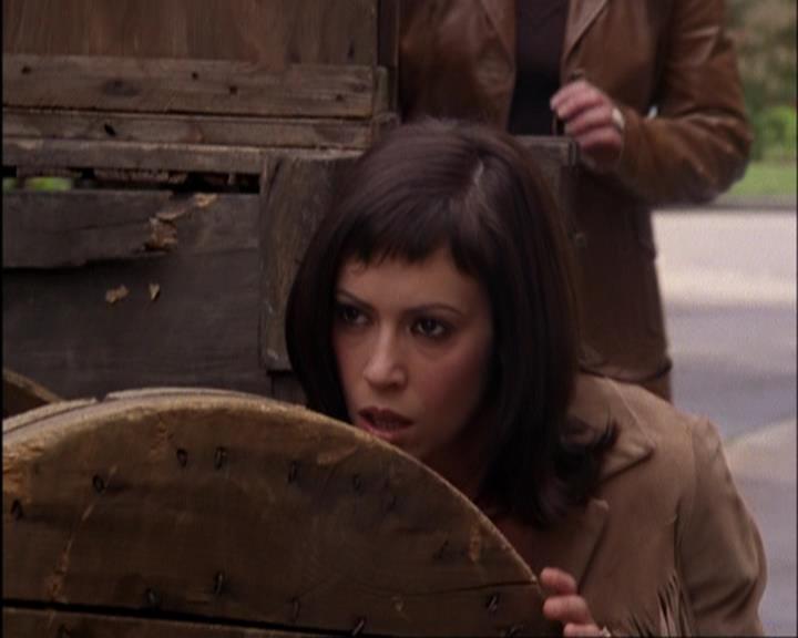 Charmed-Online-dot-420LongLiveTheQueen0633.jpg