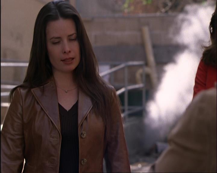 Charmed-Online-dot-420LongLiveTheQueen0711.jpg
