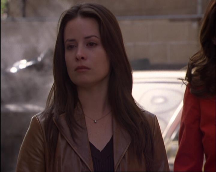 Charmed-Online-dot-420LongLiveTheQueen0810.jpg