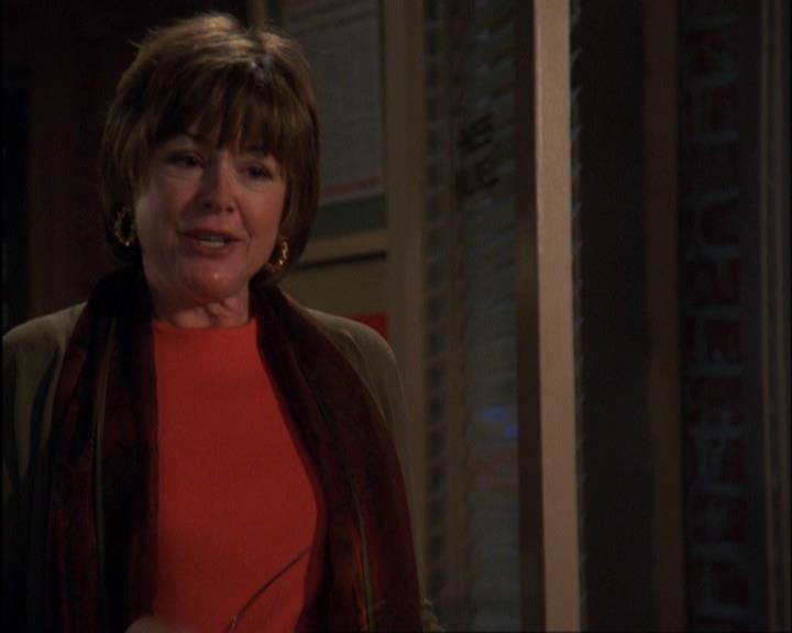 Charmed-Online-dot-420LongLiveTheQueen1029.jpg