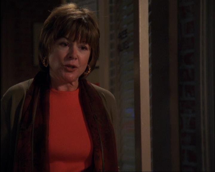Charmed-Online-dot-420LongLiveTheQueen1030.jpg