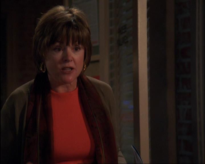 Charmed-Online-dot-420LongLiveTheQueen1031.jpg