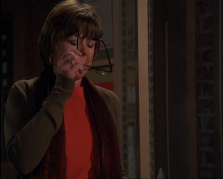 Charmed-Online-dot-420LongLiveTheQueen1035.jpg