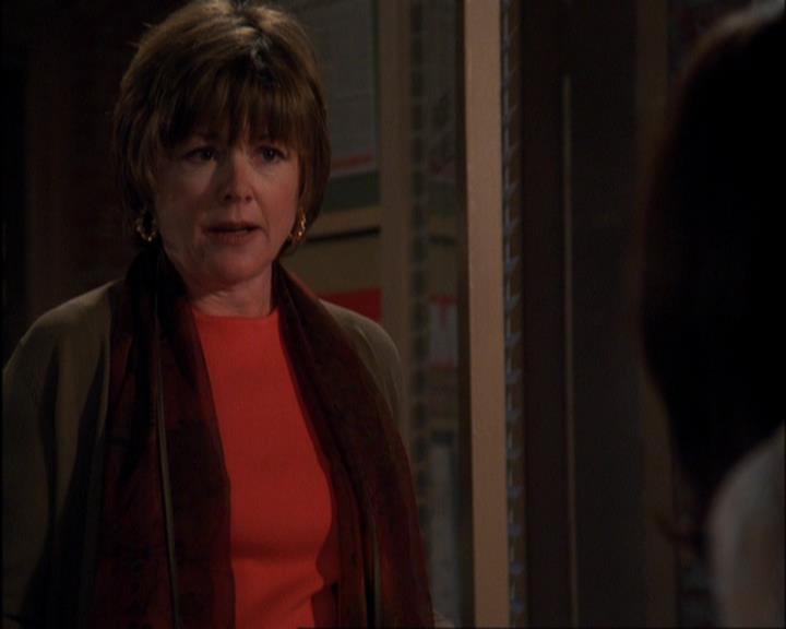 Charmed-Online-dot-420LongLiveTheQueen1058.jpg