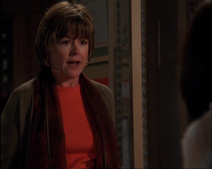 Charmed-Online-dot-420LongLiveTheQueen1060.jpg