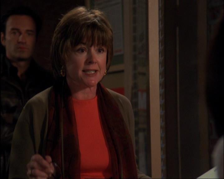 Charmed-Online-dot-420LongLiveTheQueen1061.jpg
