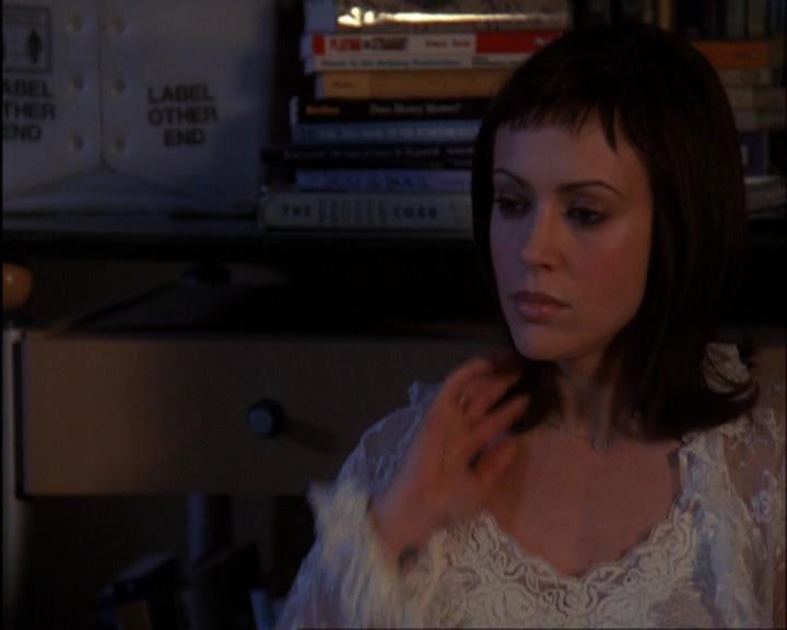 Charmed-Online-dot-420LongLiveTheQueen1092.jpg