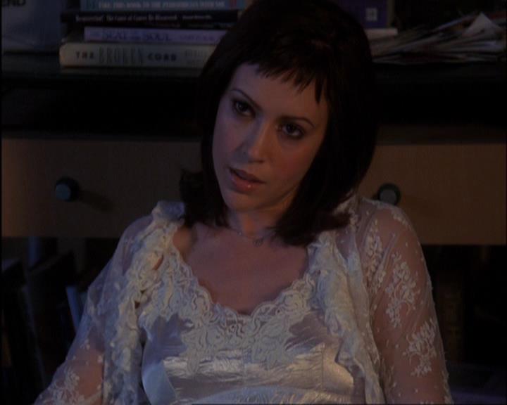 Charmed-Online-dot-420LongLiveTheQueen1106.jpg