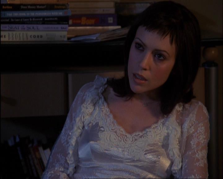 Charmed-Online-dot-420LongLiveTheQueen1118.jpg