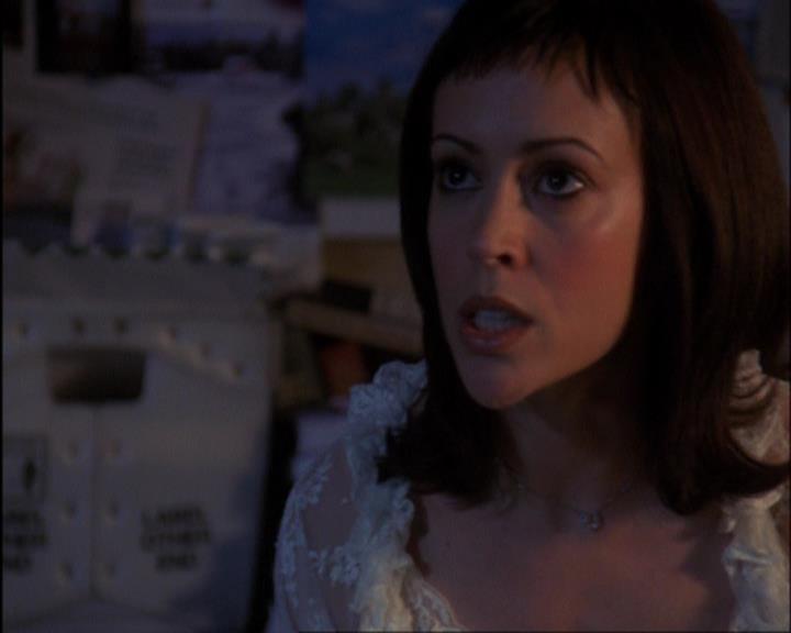 Charmed-Online-dot-420LongLiveTheQueen1126.jpg