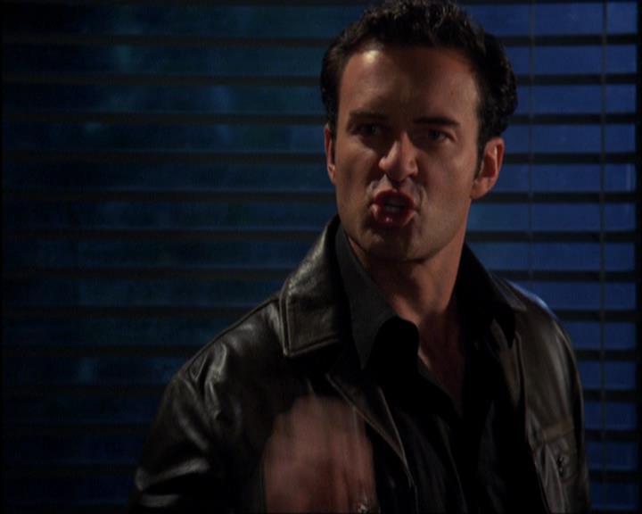 Charmed-Online-dot-420LongLiveTheQueen1147.jpg
