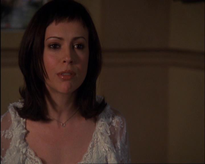 Charmed-Online-dot-420LongLiveTheQueen1150.jpg