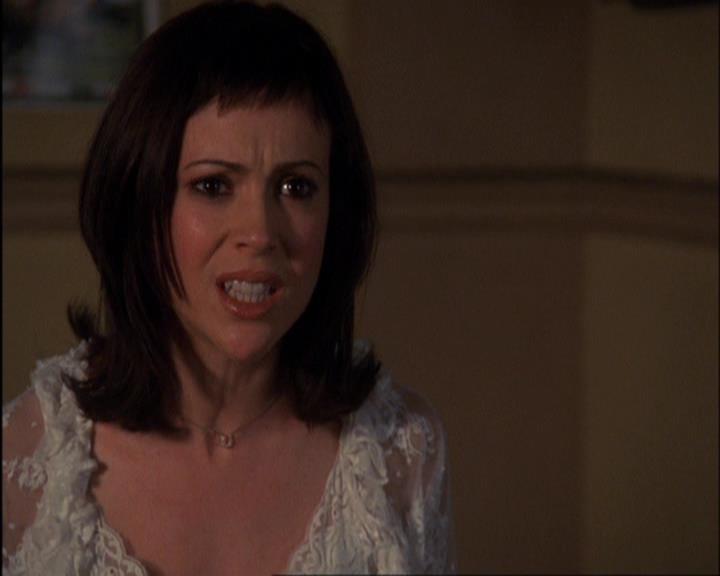 Charmed-Online-dot-420LongLiveTheQueen1152.jpg