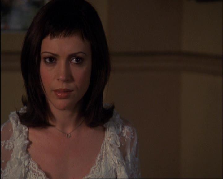 Charmed-Online-dot-420LongLiveTheQueen1163.jpg