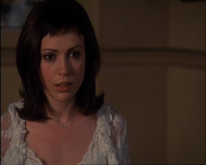 Charmed-Online-dot-420LongLiveTheQueen1165.jpg