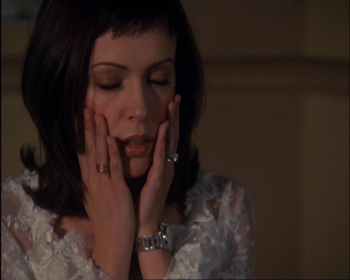 Charmed-Online-dot-420LongLiveTheQueen1184.jpg