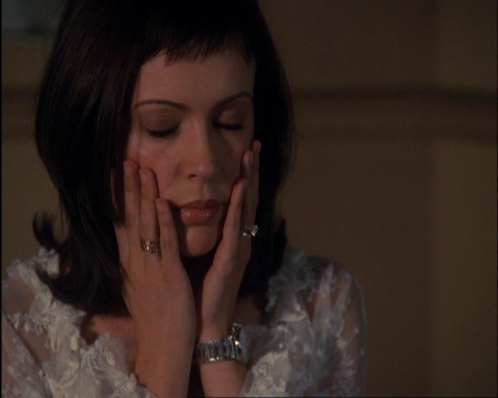 Charmed-Online-dot-420LongLiveTheQueen1185.jpg