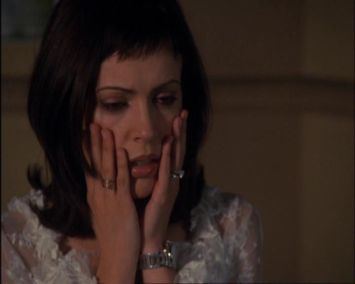 Charmed-Online-dot-420LongLiveTheQueen1206.jpg