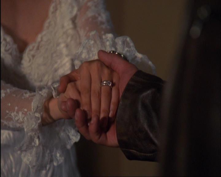 Charmed-Online-dot-420LongLiveTheQueen1221.jpg