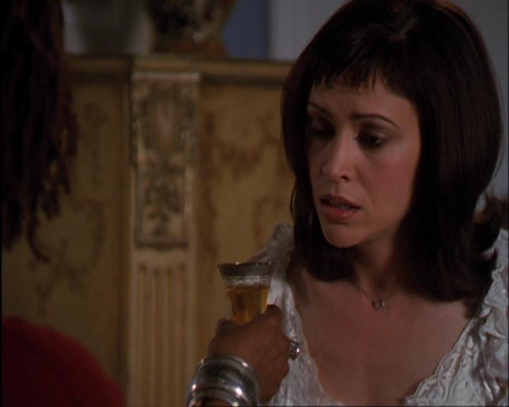 Charmed-Online-dot-420LongLiveTheQueen1468.jpg