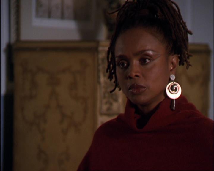 Charmed-Online-dot-420LongLiveTheQueen1482.jpg