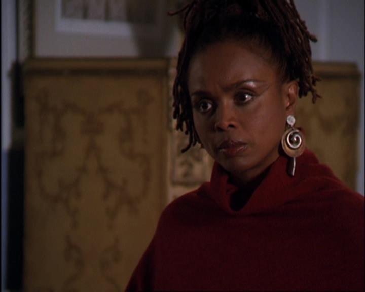 Charmed-Online-dot-420LongLiveTheQueen1488.jpg