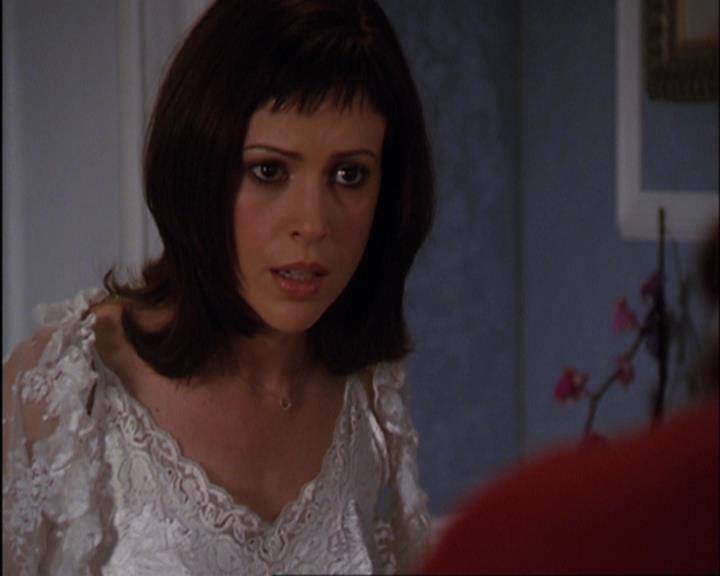 Charmed-Online-dot-420LongLiveTheQueen1498.jpg