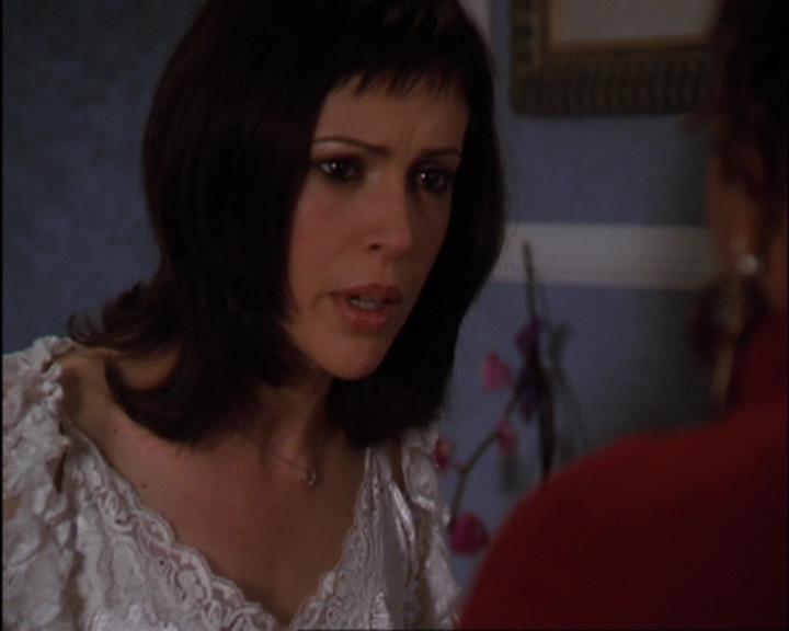 Charmed-Online-dot-420LongLiveTheQueen1516.jpg