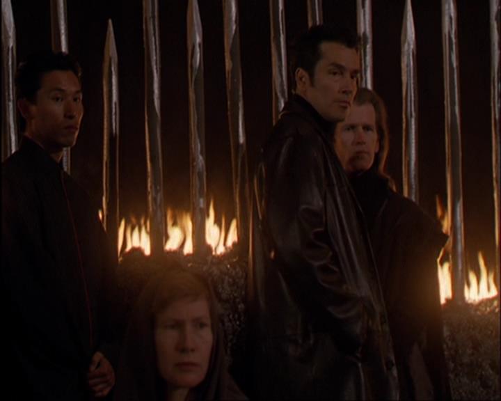Charmed-Online-dot-420LongLiveTheQueen1546.jpg