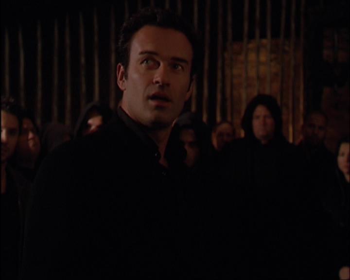 Charmed-Online-dot-420LongLiveTheQueen1576.jpg