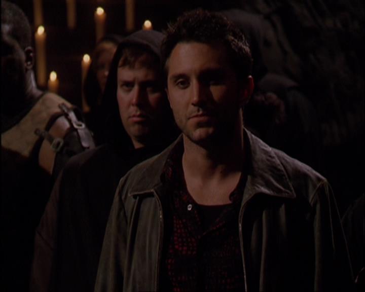 Charmed-Online-dot-420LongLiveTheQueen1594.jpg