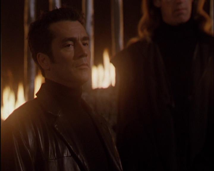 Charmed-Online-dot-420LongLiveTheQueen1598.jpg