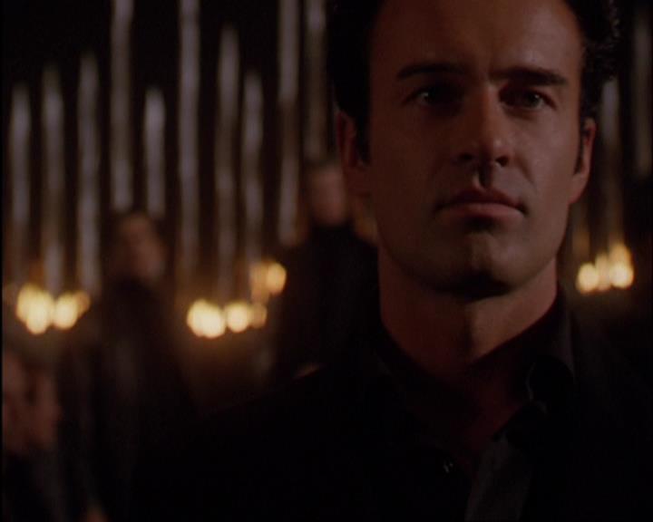 Charmed-Online-dot-420LongLiveTheQueen1602.jpg