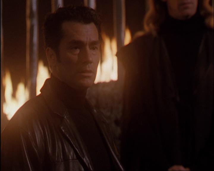 Charmed-Online-dot-420LongLiveTheQueen1607.jpg