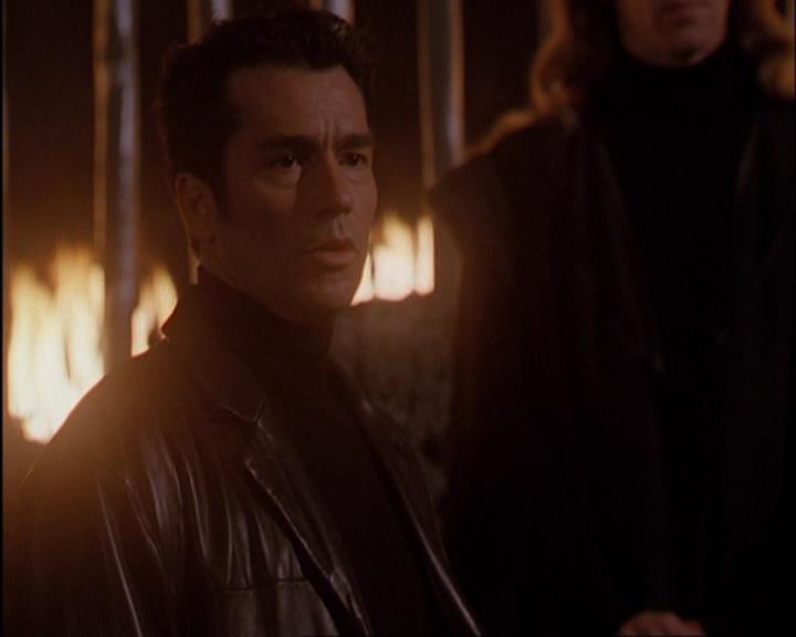 Charmed-Online-dot-420LongLiveTheQueen1617.jpg