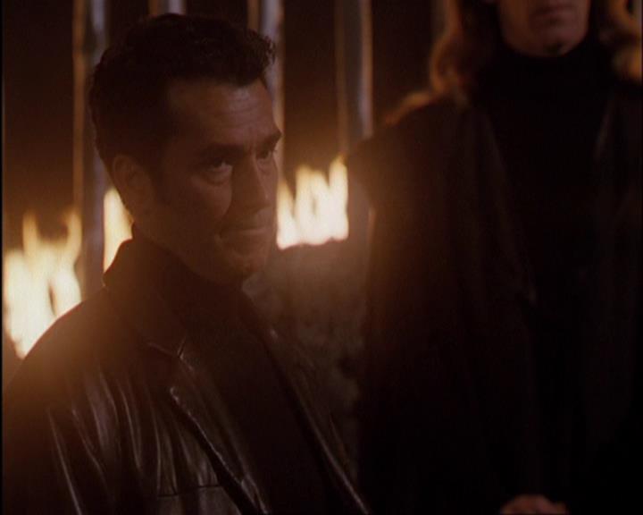 Charmed-Online-dot-420LongLiveTheQueen1622.jpg