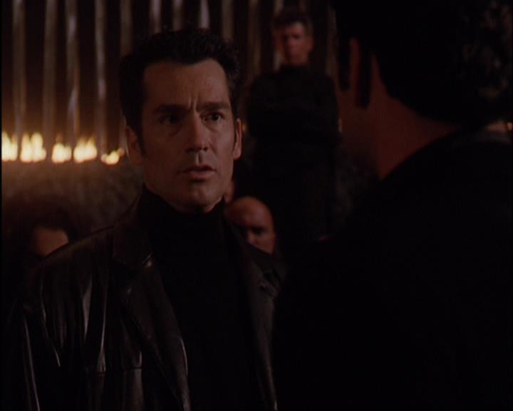 Charmed-Online-dot-420LongLiveTheQueen1641.jpg