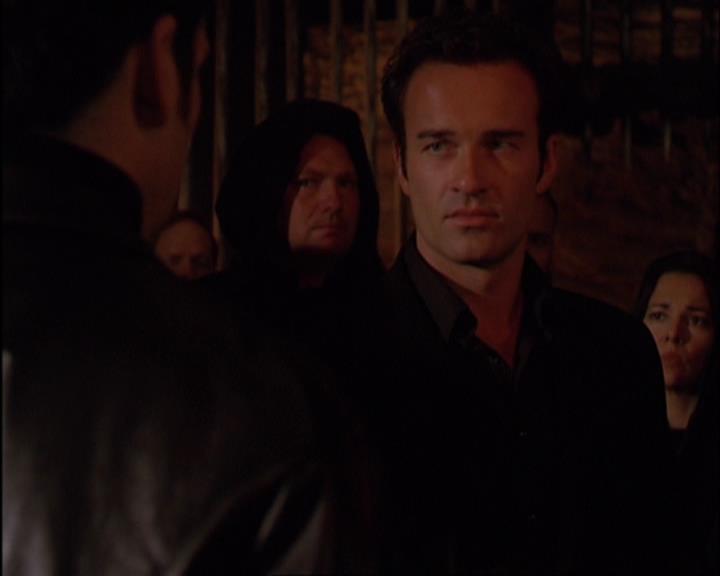 Charmed-Online-dot-420LongLiveTheQueen1653.jpg