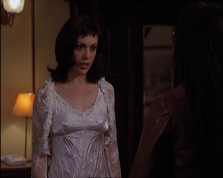 Charmed-Online-dot-420LongLiveTheQueen1759.jpg