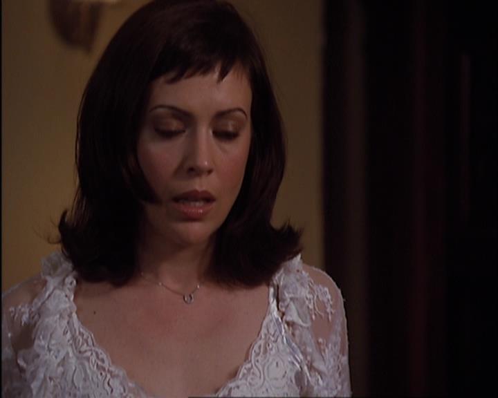 Charmed-Online-dot-420LongLiveTheQueen1766.jpg